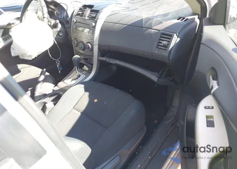 2011 Toyota Corolla S z USA, uszkodzony, nr VIN 2T1BU4EE8BC710006